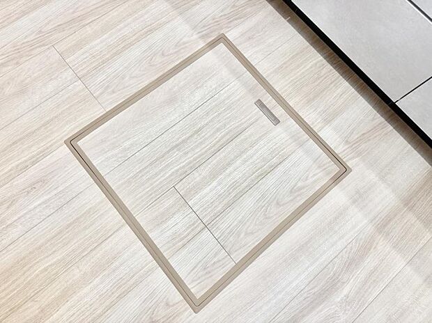 ■季節物など簡単に収納でき便利