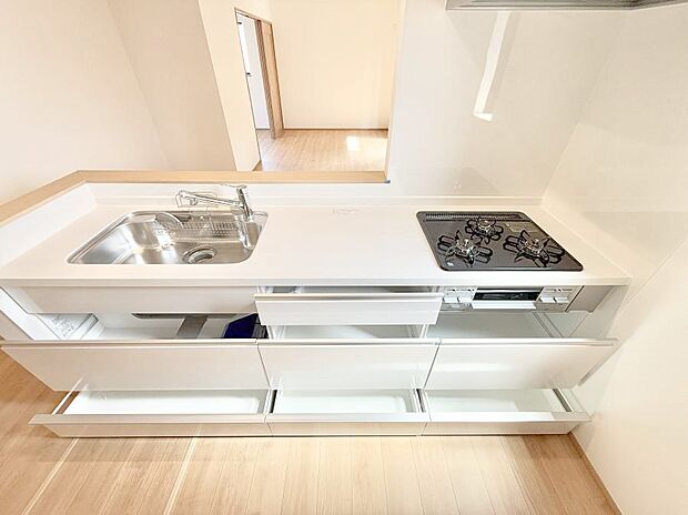 ■シンプルで機能的、毎日使いやすいキッチン