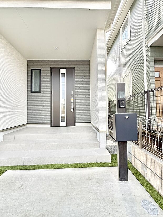 ■ 心地よい暮らしへとつながる、温かい玄関