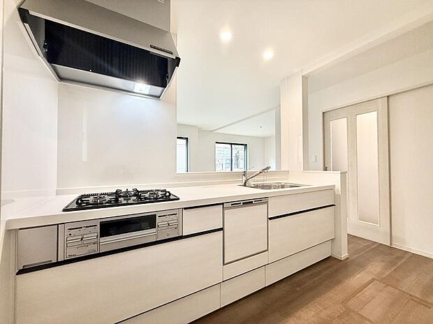 ■シンプルで美しく心地よい時間を生むキッチン空間