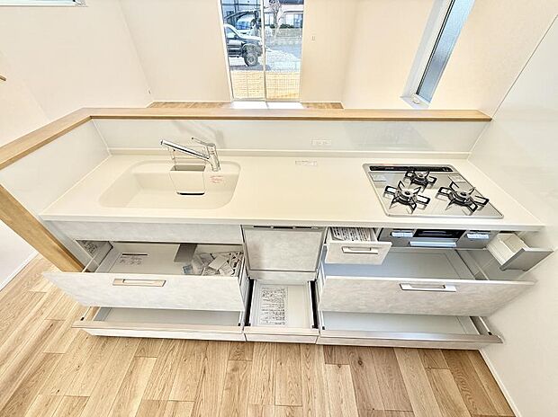 ■シンプルで機能的、毎日使いやすいキッチン