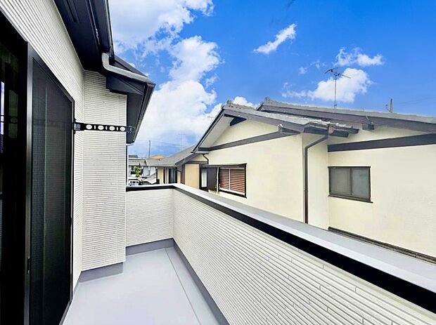 ■ 季節の移ろいを感じられる開放的な空間です