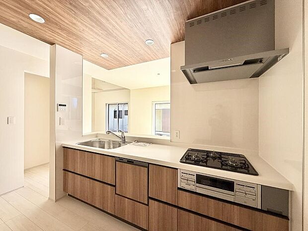 ■家族の絆を深める、温もりのあるキッチン