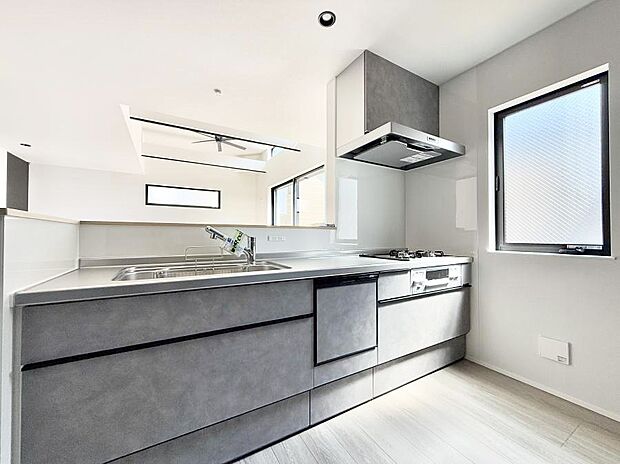 ■シンプルで美しく心地よい時間を生むキッチン空間