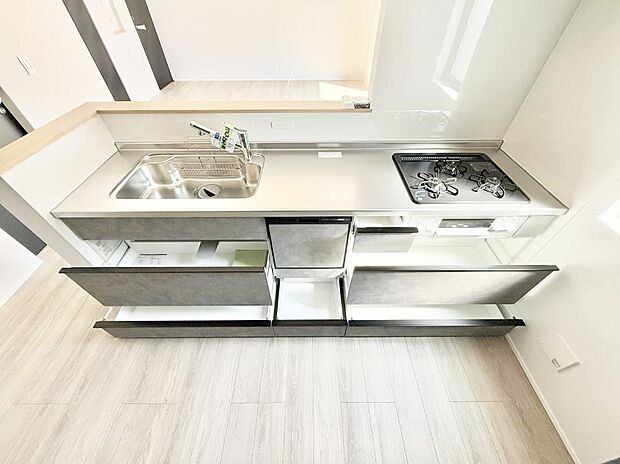 ■シンプルで機能的、毎日使いやすいキッチン