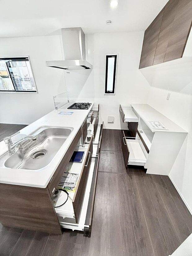 ■シンプルで機能的、毎日使いやすいキッチン