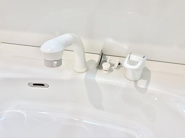 ■手洗いや顔を洗う時も快適に使える便利なシャワー