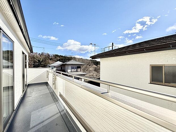 ■ 季節の移ろいを感じられる開放的な空間です