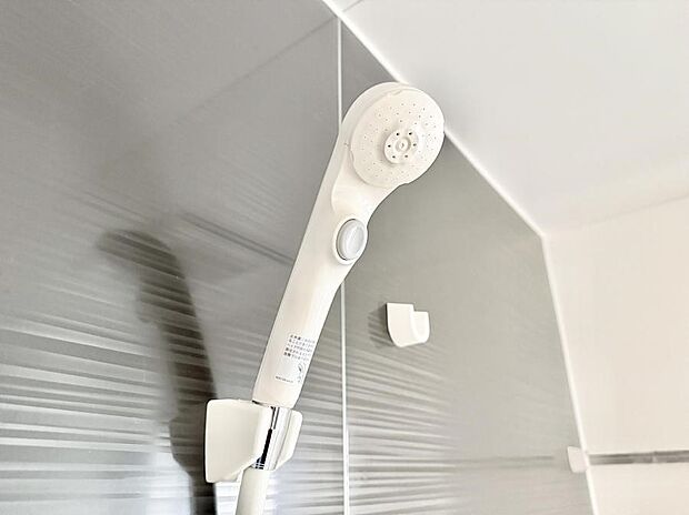 ■手元で簡単に止水できるため、水の無駄遣いを減らすことができます。