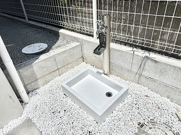 ■ シンプルで美しく、住まいの第一印象を彩る玄関です
