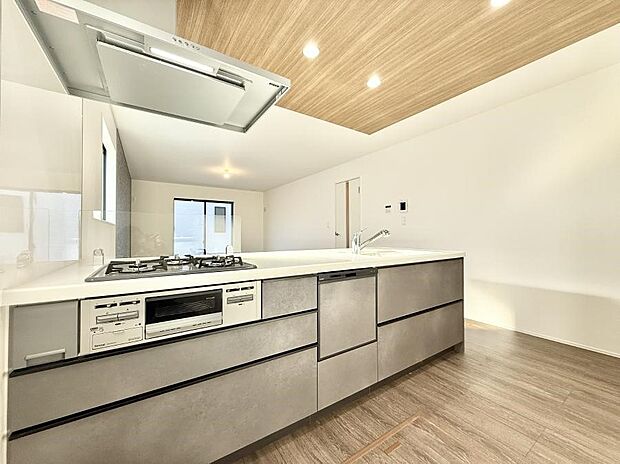 ■シンプルで機能的、毎日使いやすいキッチン