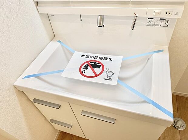 ■細かい部分まで洗いやすく便利なハンドシャワー付き