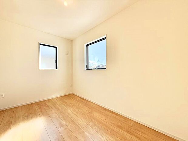 1号棟 ■落ち着いた色合いのお部屋で穏やかな時間を楽しめます