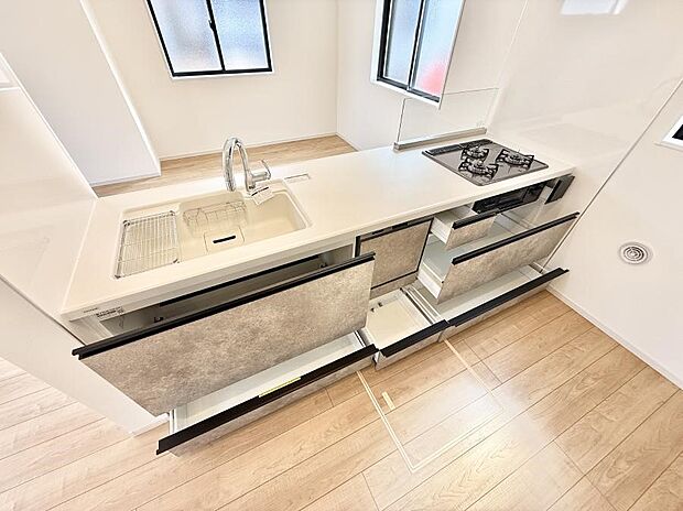 ■シンプルで機能的、毎日使いやすいキッチン