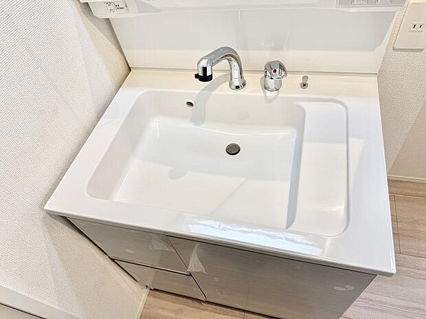 ■手洗いや顔を洗う時も快適に使える便利なシャワー