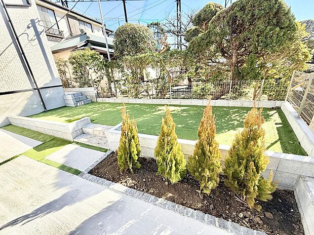 ■季節の移ろいを感じられる、落ち着いた雰囲気の屋外空間