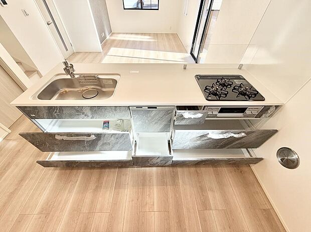 ■家族の絆を深める、温もりのあるキッチン