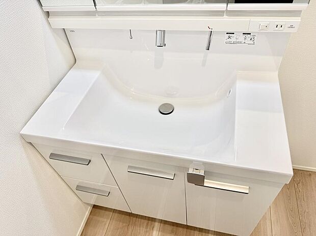 ■手洗いや顔を洗う時も快適に使える便利なシャワー