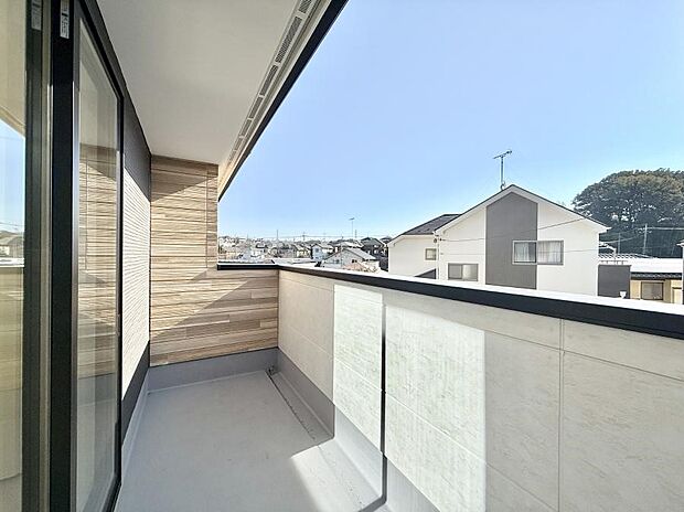 ■ 季節の移ろいを感じられる開放的な空間です