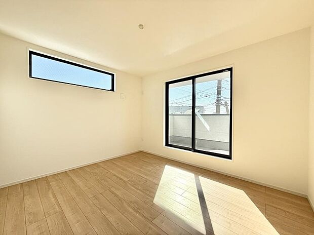 ■シンプルな空間で、収納付きベッドやデスクなど、多機能な家具を活用しやすいです