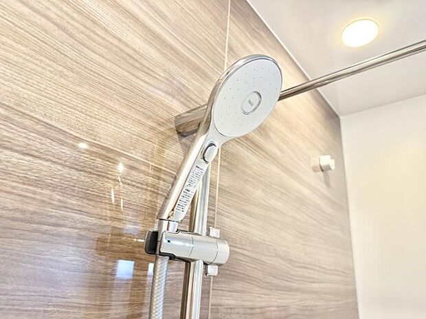 ■わざわざシャワー水栓のレバーまで手を伸ばす必要がなく、簡単に止水できる