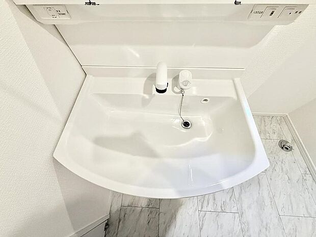 ■手洗いや顔を洗う時も快適に使える便利なシャワー