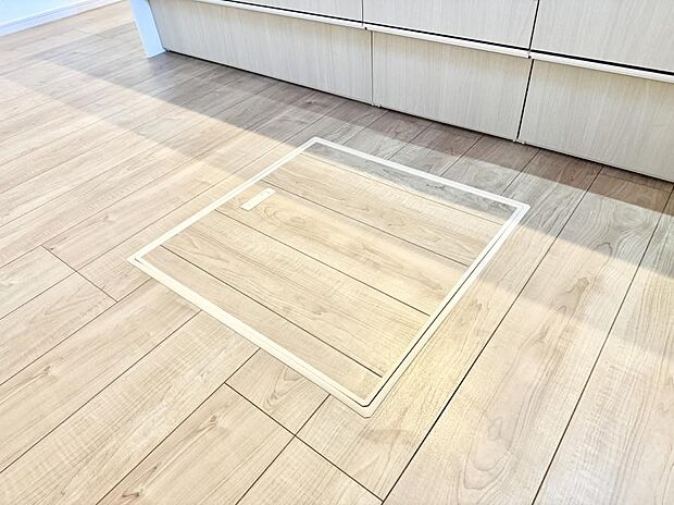 ■季節物など簡単に収納でき便利