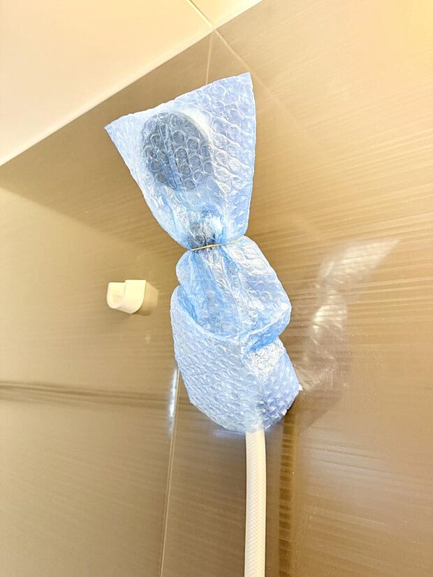 ■わざわざシャワー水栓のレバーまで手を伸ばす必要がなく、簡単に止水できる