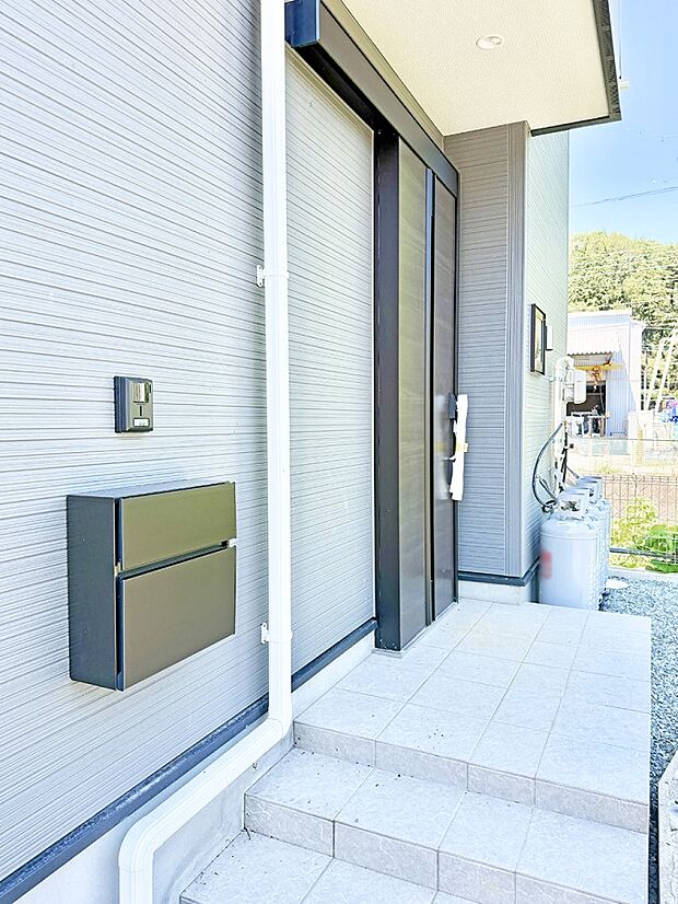 9号棟 ■ 家族とゲストをやさしく迎える、心温まる玄関