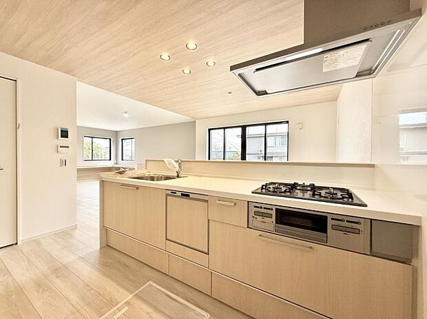 ■シンプルで機能的、毎日使いやすいキッチン