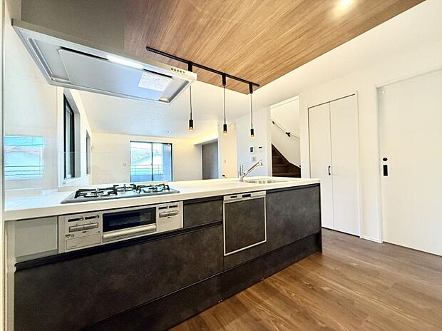 ■美味しい時間が生まれる、笑顔あふれるキッチン