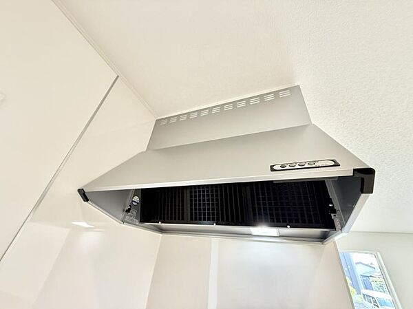 ■調理時の蒸気や匂いが換気扇に誘導され、効率的に排煙ができます。