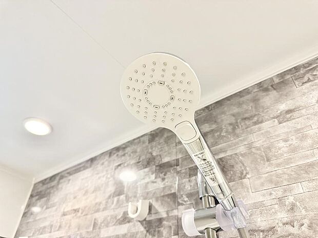 ■わざわざシャワー水栓のレバーまで手を伸ばす必要がなく、簡単に止水できる