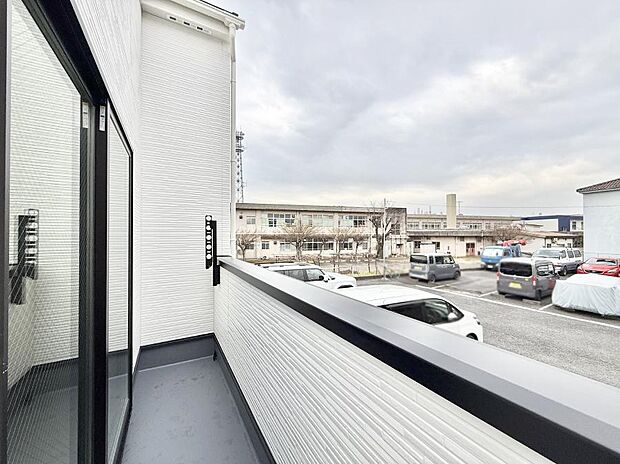 ■ 季節の移ろいを感じられる開放的な空間です