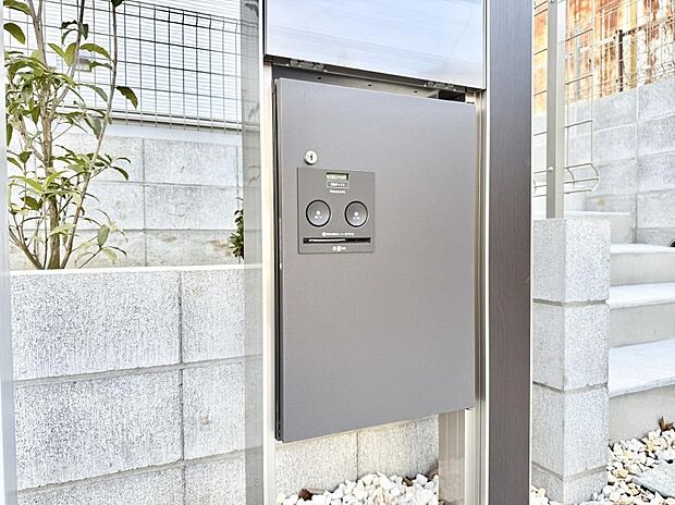 ■不在時でも荷物が受け取れる便利な宅配ボックス