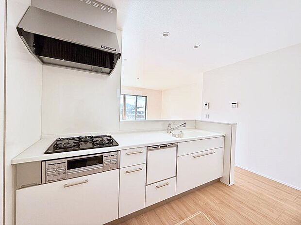 ■シンプルで機能的、毎日使いやすいキッチン