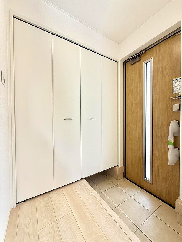 ■ 毎日を気持ちよく迎える、明るく温もりのある玄関