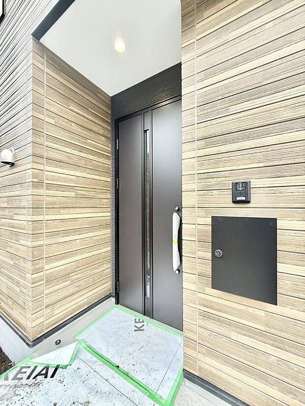 ■ シンプルで美しく、住まいの第一印象を彩る玄関です