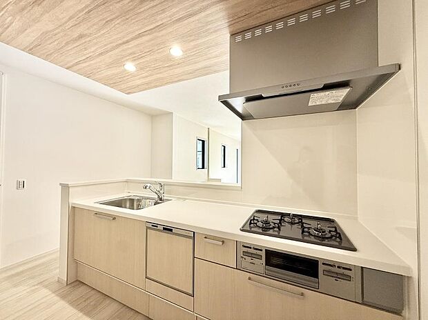 ■シンプルで機能的、毎日使いやすいキッチン