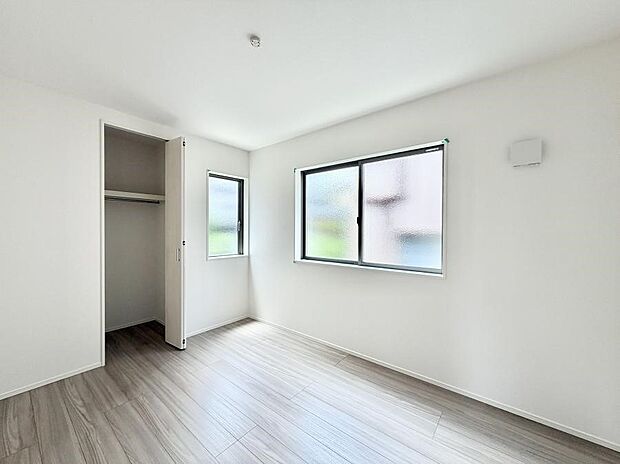 1号棟  ■落ち着いた色合いのお部屋で穏やかな時間を楽しめます