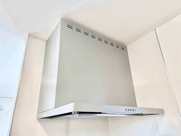 ■フードに覆われている為、匂いが換気扇に誘導され、効率的に排煙ができます