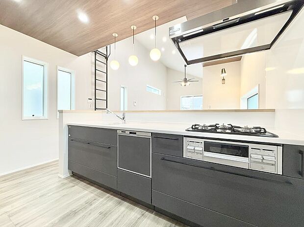 ■家族の絆を深める、温もりのあるキッチン