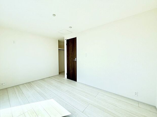 ■シンプルな空間で、収納付きベッドやデスクなど、多機能な家具を活用しやすいです