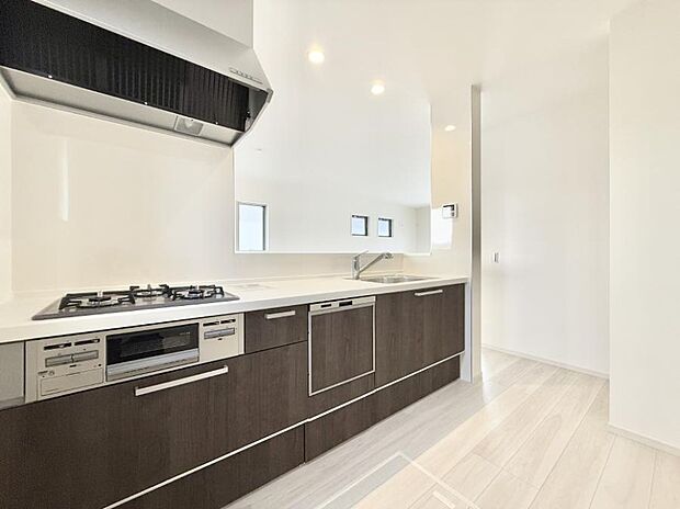 ■シンプルで機能的、毎日使いやすいキッチン