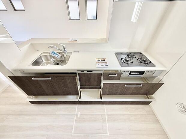 ■家族の絆を深める、温もりのあるキッチン