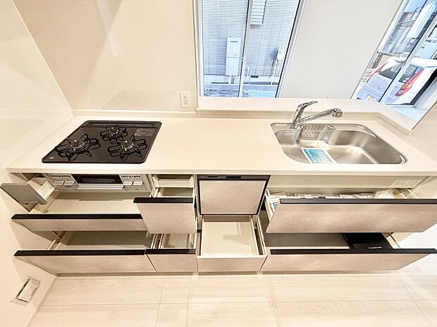 ■家族の絆を深める、温もりのあるキッチン