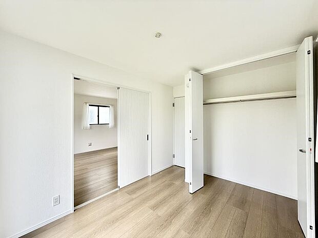 F号棟 ■落ち着いた雰囲気のお部屋で心が安らぐ空間