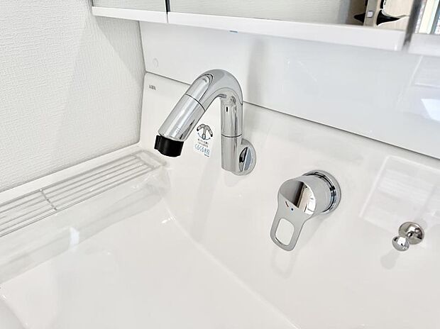 ■手洗いや顔を洗う時も快適に使える便利なシャワー