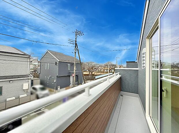 ■ 季節の移ろいを感じられる開放的な空間です