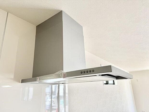 ■フードに覆われている為、匂いが換気扇に誘導され、効率的に排煙ができます